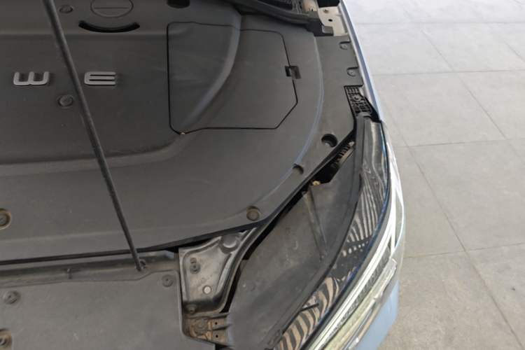 Used Rising ER6 2020 620 km Smart Edition Engine Bay Left