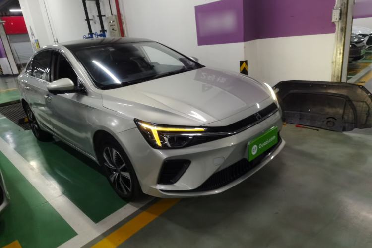 Used Rising ER6 2020 620 km Smart Edition Front Right 45 Deg