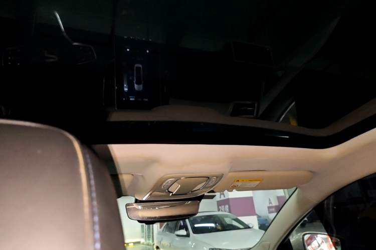 Used Rising ER6 2020 620 km Smart Edition Headliner