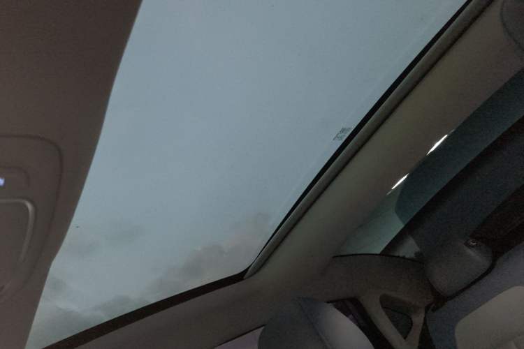 Used Rising ER6 2020 620 km Smart Drive Version Headliner