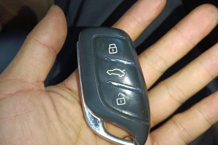 Used Rising ER6 2020 620 km Smart Edition Interior 1