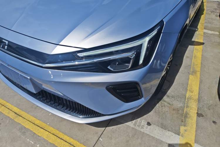 Used Rising ER6 2020 620 km Smart Edition Left Front Headlight