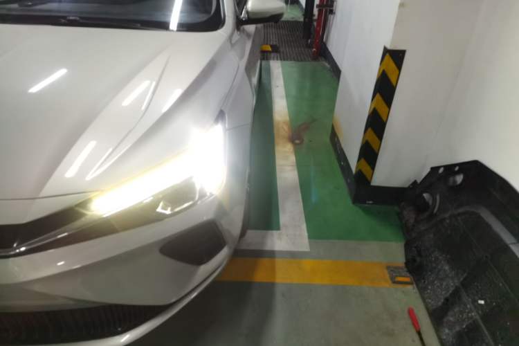 Used Rising ER6 2020 620 km Smart Edition Left Front Headlight
