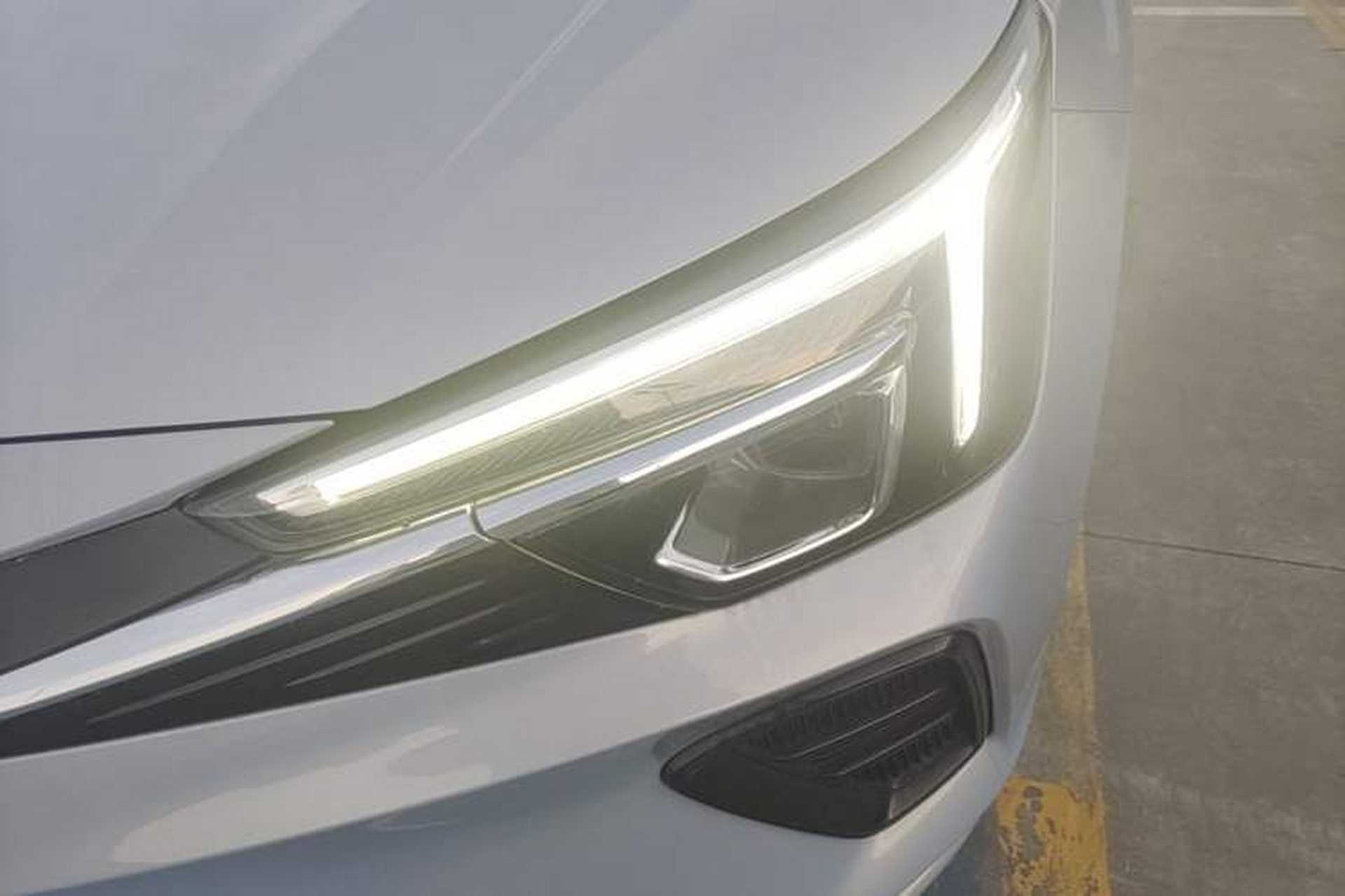 Used Rising ER6 2020 620 km Smart Edition Left Front Headlight