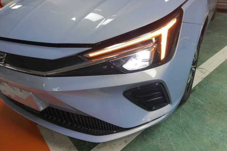 Used Rising ER6 2020 620 km Smart Edition Left Front Headlight