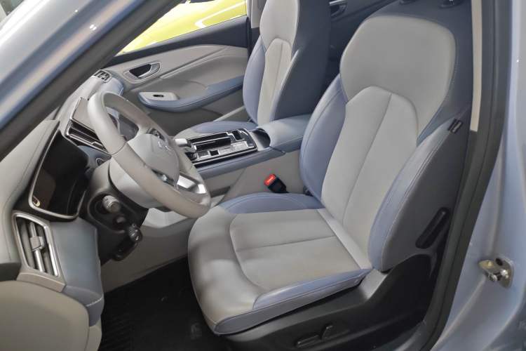 Used Rising ER6 2020 620 km Smart Edition Left Front Seat