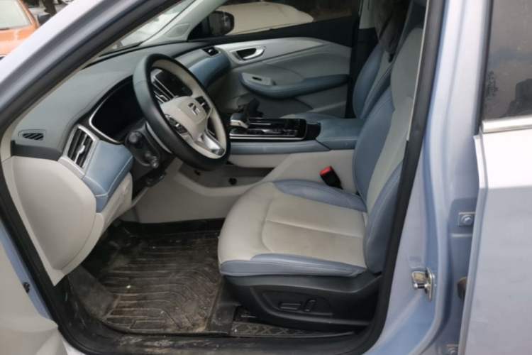 Used Rising ER6 2020 620 km Smart Edition Left Front Seat
