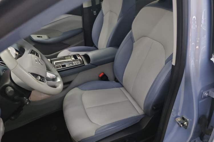 Used Rising ER6 2020 620 km Smart Edition Left Front Seat