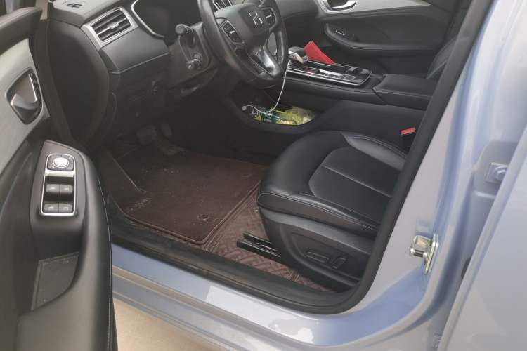 Used Rising ER6 2020 620 km Smart Edition Left Front Seat
