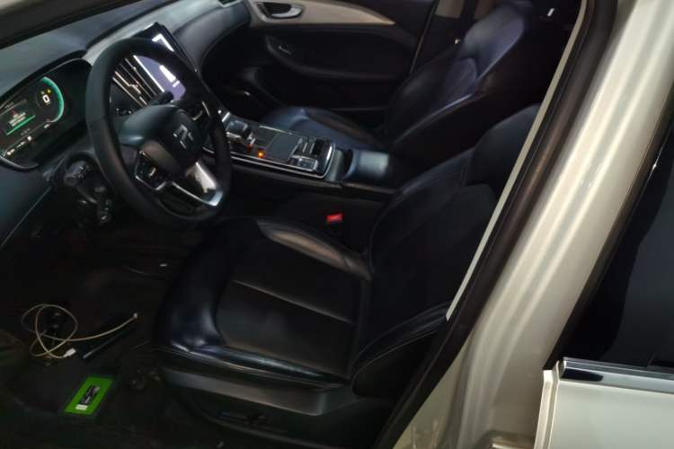 Used Rising ER6 2020 620 km Smart Edition Left Front Seat