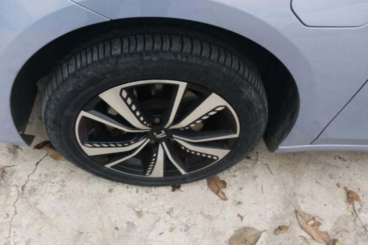 Used Rising ER6 2020 620 km Smart Edition Left Front Wheel Hub