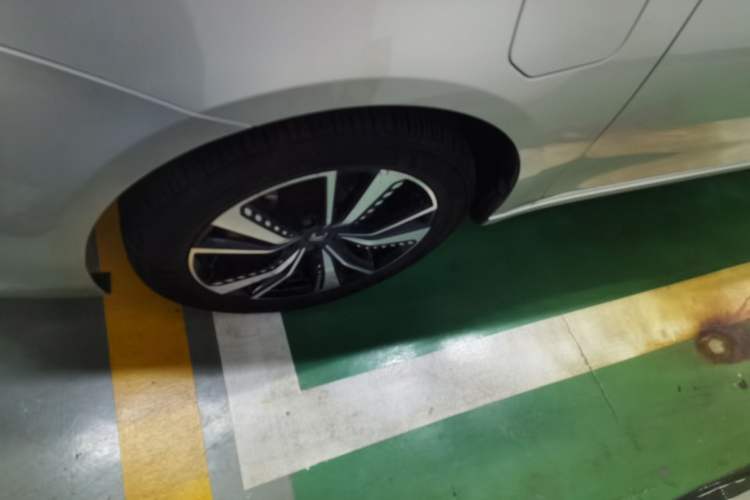 Used Rising ER6 2020 620 km Smart Edition Left Front Wheel Hub