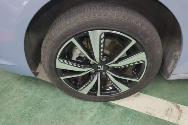 Used Rising ER6 2020 620 km Smart Edition Left Front Wheel Hub