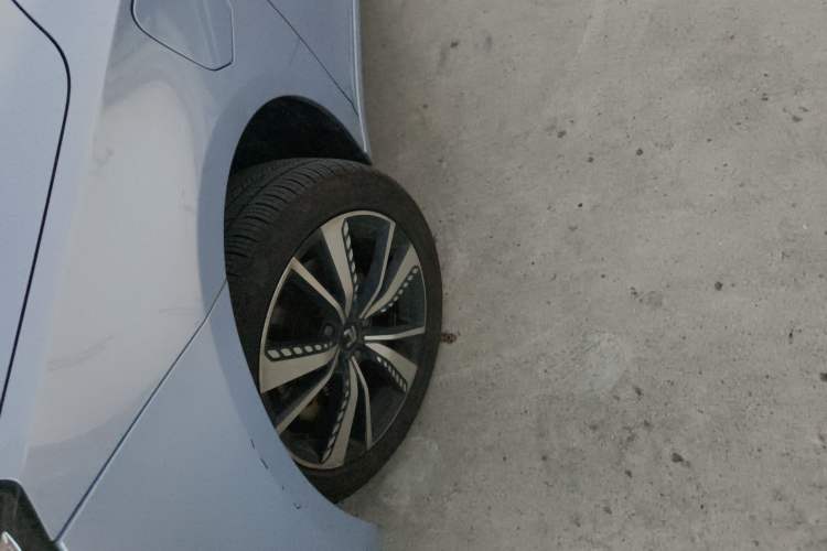 Used Rising ER6 2020 620 km Smart Drive Version Left Front Wheel Hub
