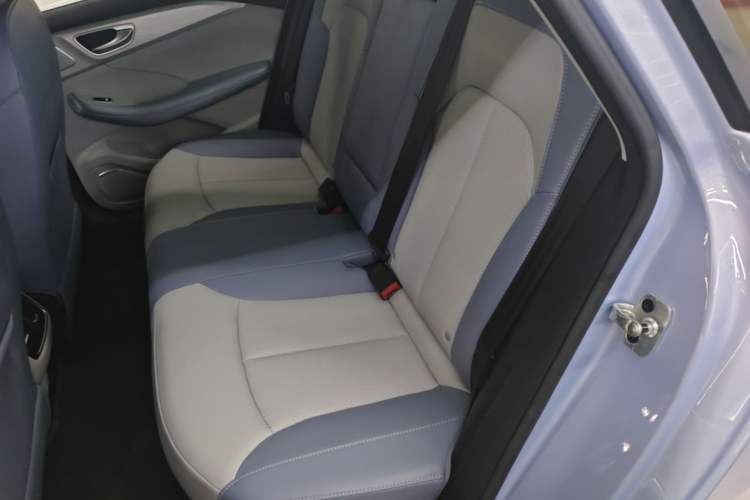 Used Rising ER6 2020 620 km Smart Edition Left Rear Seat