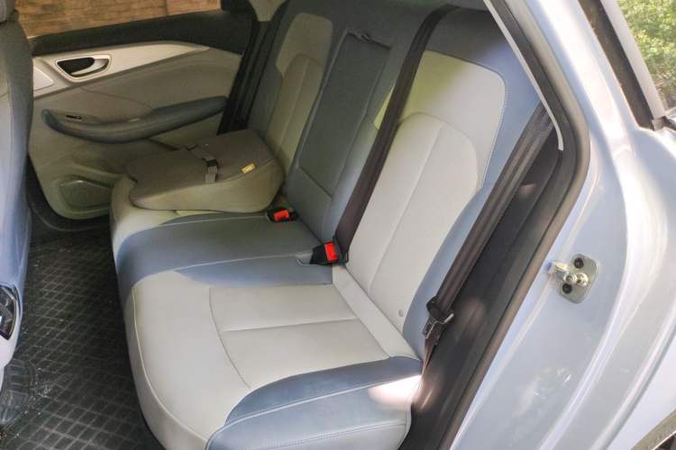 Used Rising ER6 2020 620 km Smart Edition Left Rear Seat