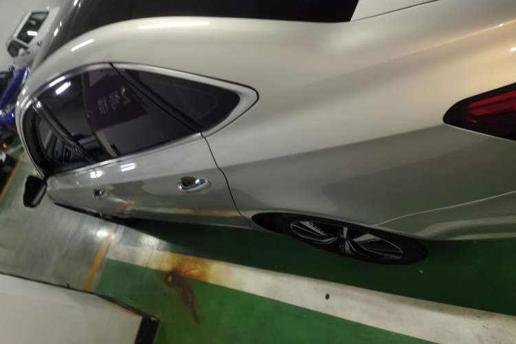 Used Rising ER6 2020 620 km Smart Edition Left Side