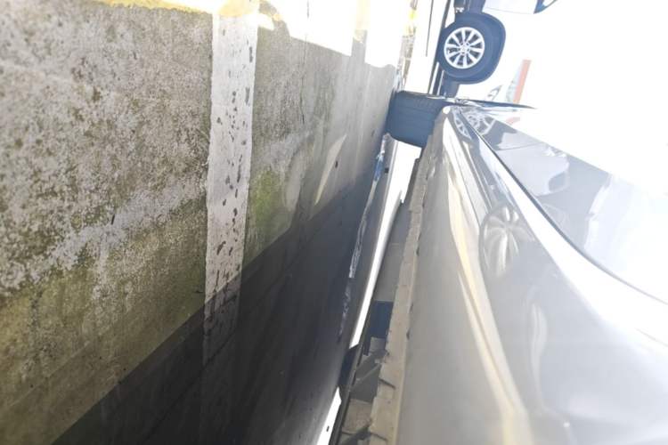 Used Rising ER6 2020 620 km Smart Edition Left Side Sill