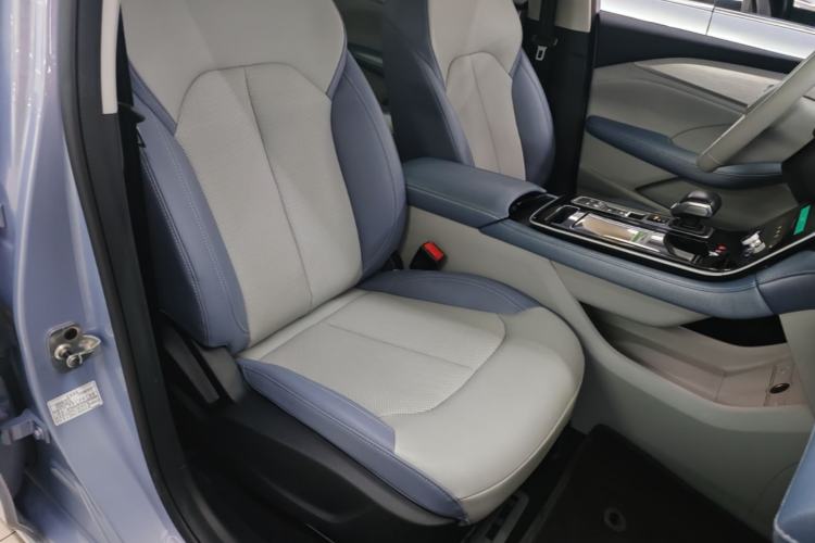 Used Rising ER6 2020 620 km Smart Edition Right Front Seat