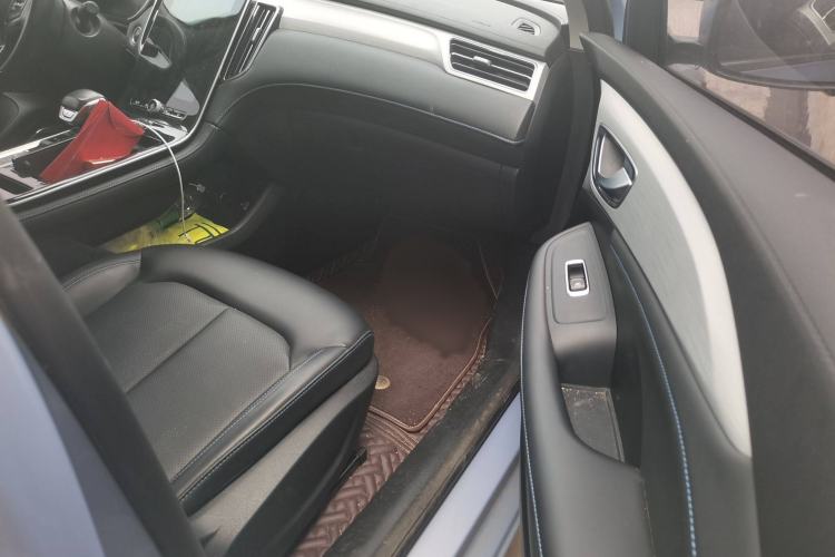 Used Rising ER6 2020 620 km Smart Edition Right Front Seat
