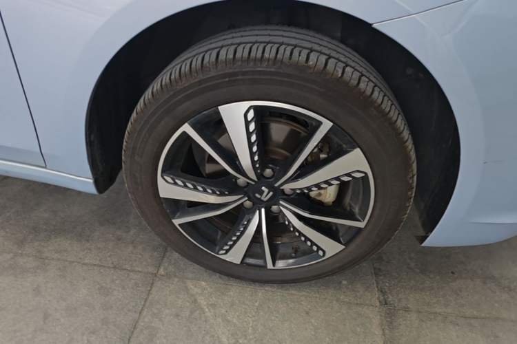Used Rising ER6 2020 620 km Smart Edition Right Front Wheel Hub