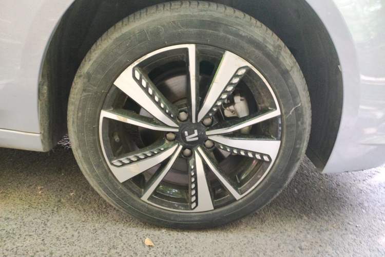Used Rising ER6 2020 620 km Smart Edition Right Front Wheel Hub