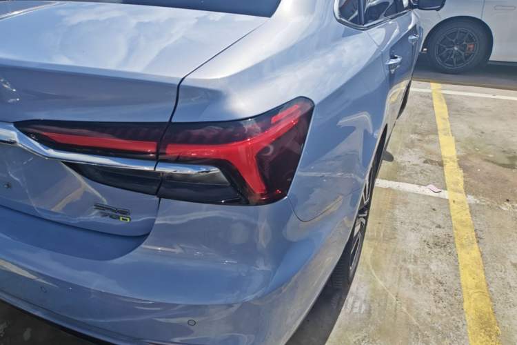 Used Rising ER6 2020 620 km Smart Edition Right Rear Taillight