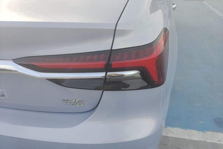 Used Rising ER6 2020 620 km Smart Edition Right Rear Taillight