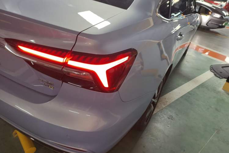 Used Rising ER6 2020 620 km Smart Edition Right Rear Taillight