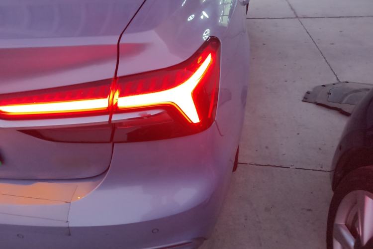 Used Rising ER6 2020 620 km Smart Drive Version Right Rear Taillight