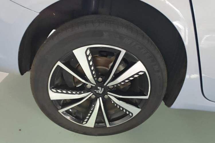 Used Rising ER6 2020 620 km Smart Edition Right Rear Wheel Hub