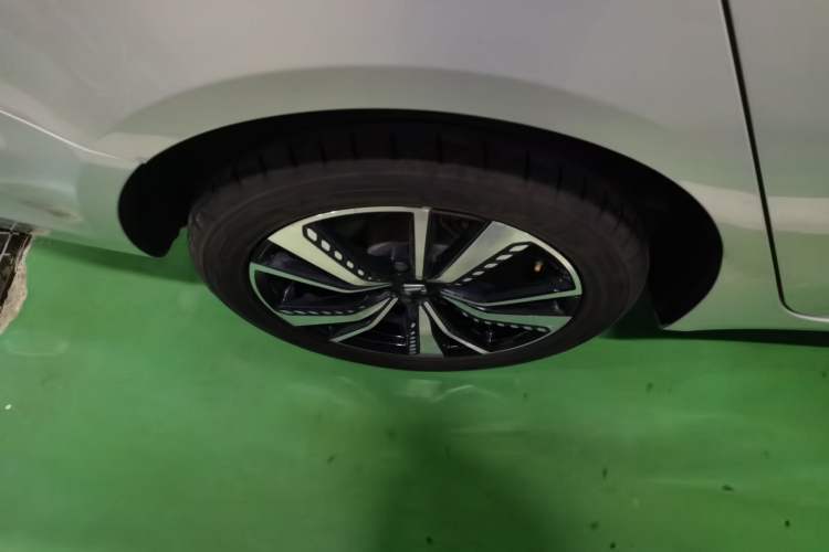 Used Rising ER6 2020 620 km Smart Edition Right Rear Wheel Hub