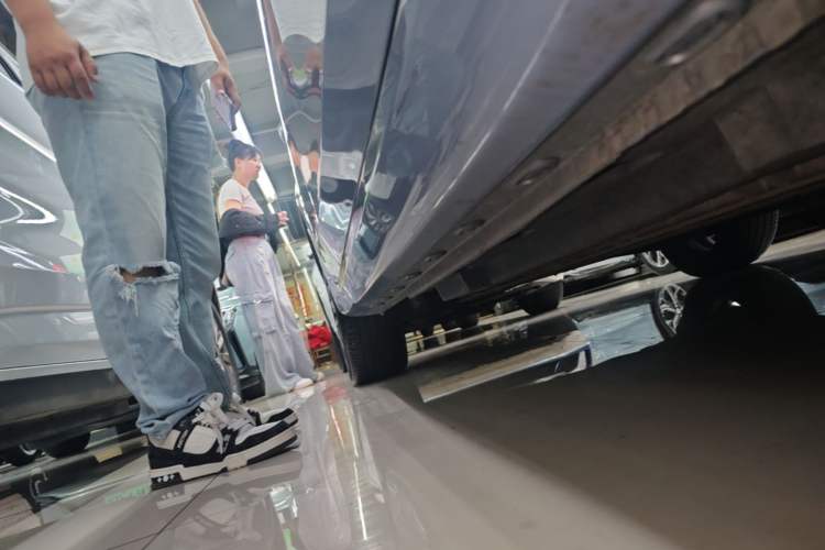 Used Rising ER6 2020 620 km Smart Edition Right Side Sill