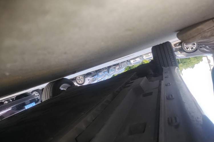 Used Rising ER6 2020 620 km Smart Edition Right Side Sill