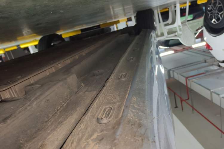 Used Rising ER6 2020 620 km Smart Edition Right Side Sill