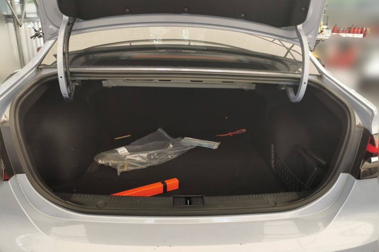 Used Rising ER6 2020 620 km Smart Edition Trunk