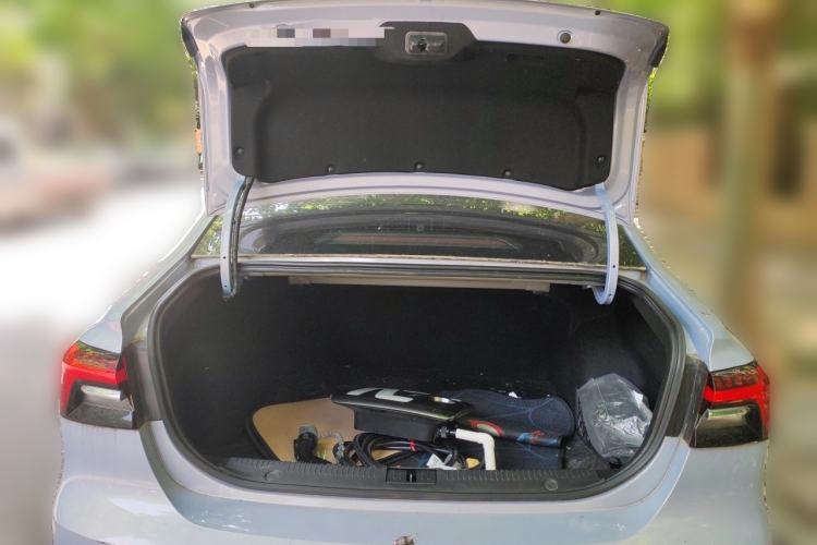 Used Rising ER6 2020 620 km Smart Edition Trunk