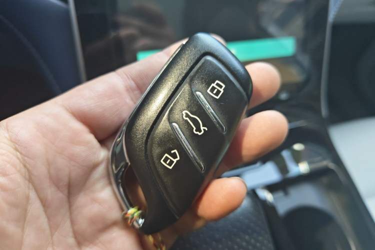 Used Rising ER6 2020 620 km Smart Drive Version Vehicle Key