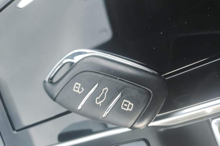Used Rising ER6 2020 620 km Smart Edition Vehicle Key