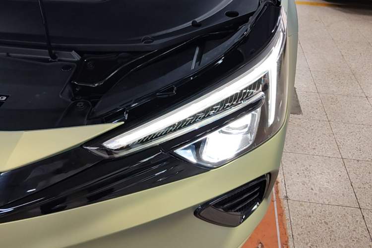 Used Rising ER6 2020 620 km Smart Edition Left Front Headlight