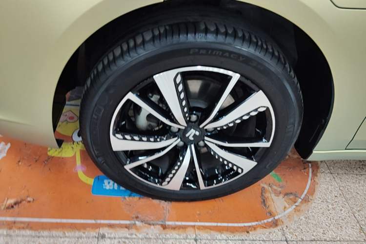 Used Rising ER6 2020 620 km Smart Edition Left Front Wheel Hub