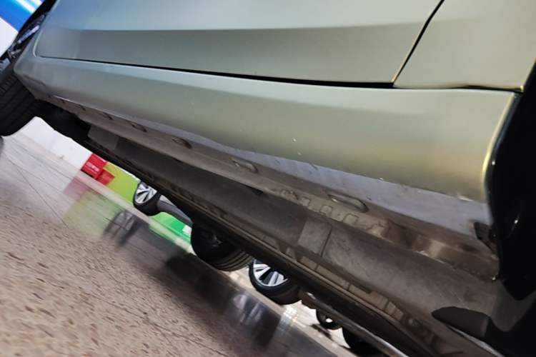 Used Rising ER6 2020 620 km Smart Edition Right Side Sill