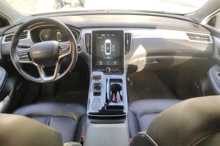 Used Rising ER6 2020 620 km Smart Edition Center Console