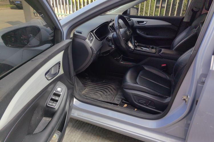 Used Rising ER6 2020 620 km Smart Edition Driver Seat