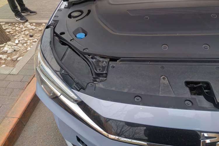 Used Rising ER6 2020 620 km Smart Edition Engine Bay Right