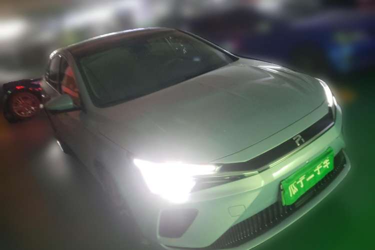 Used Rising ER6 2020 620 km Smart Edition Front Right 45 Deg