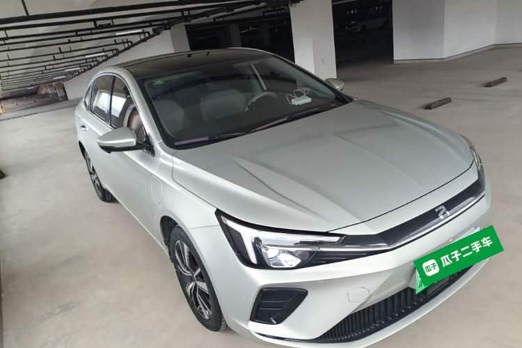 Used Rising ER6 2020 620 km Smart Edition Front Right 45 Deg