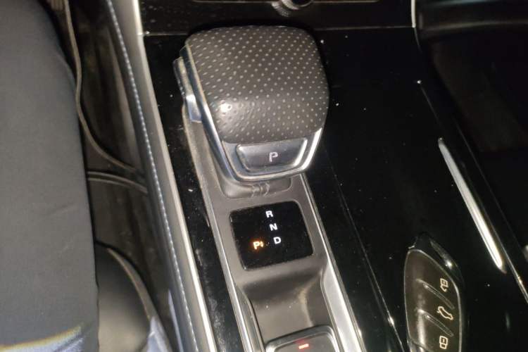 Used Rising ER6 2020 620 km Smart Edition Gear Lever