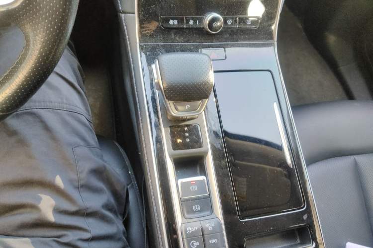 Used Rising ER6 2020 620 km Smart Edition Gear Lever