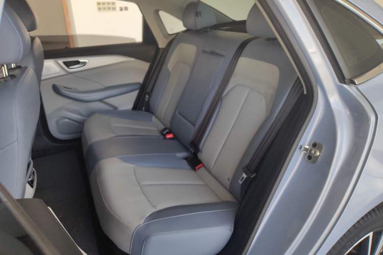 Used Rising ER6 2020 620 km Smart Edition Interior 1